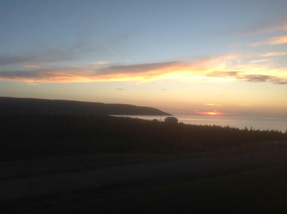 Burton'S Sunset Oasis Motel Bay Saint Lawrence Εξωτερικό φωτογραφία